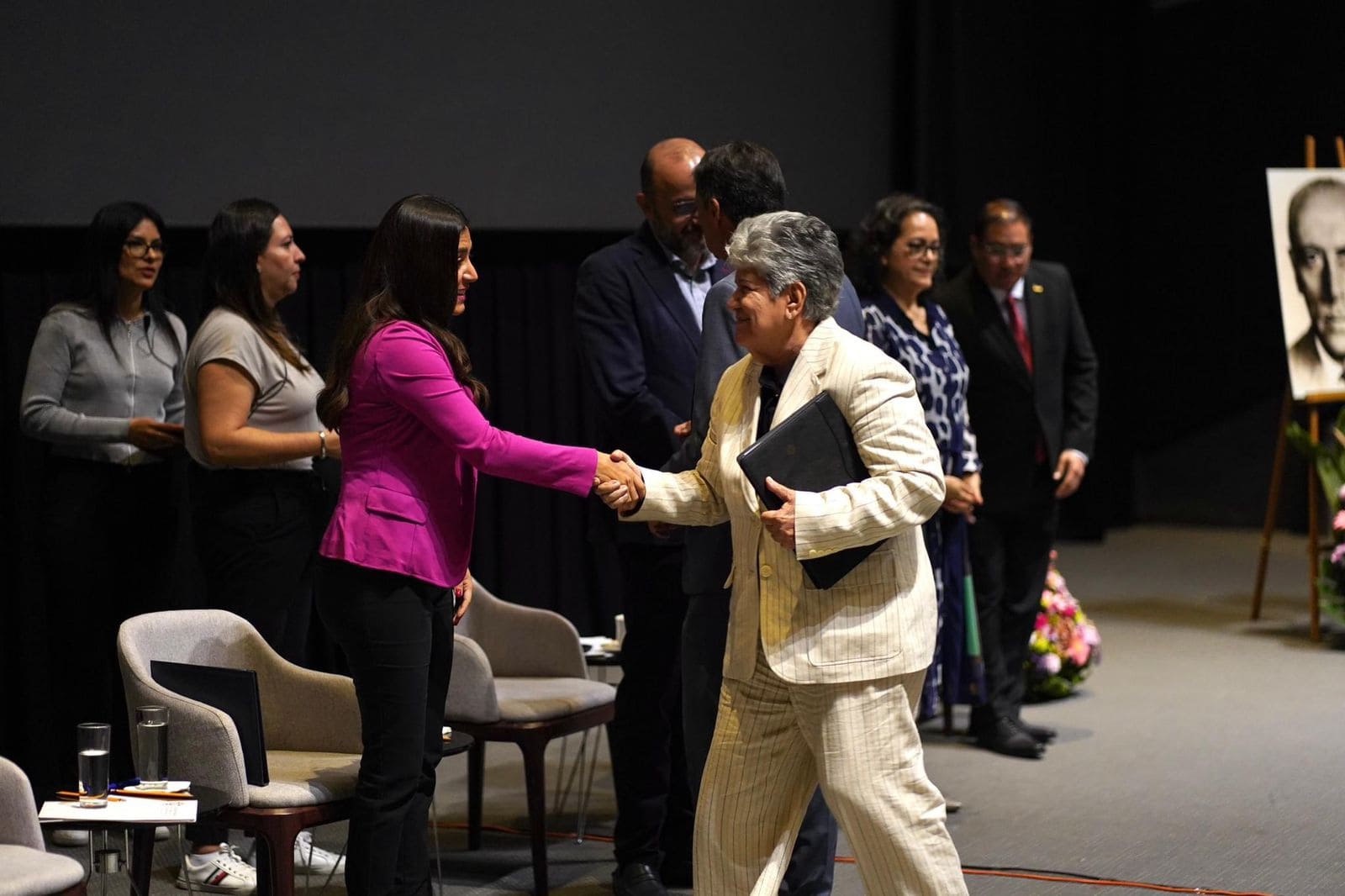 A Fundação AASV apoiará com 2 bolsas os bolsistas da Fundação Martha Acosta para participarem da 56ª Conferência Anual da AASV