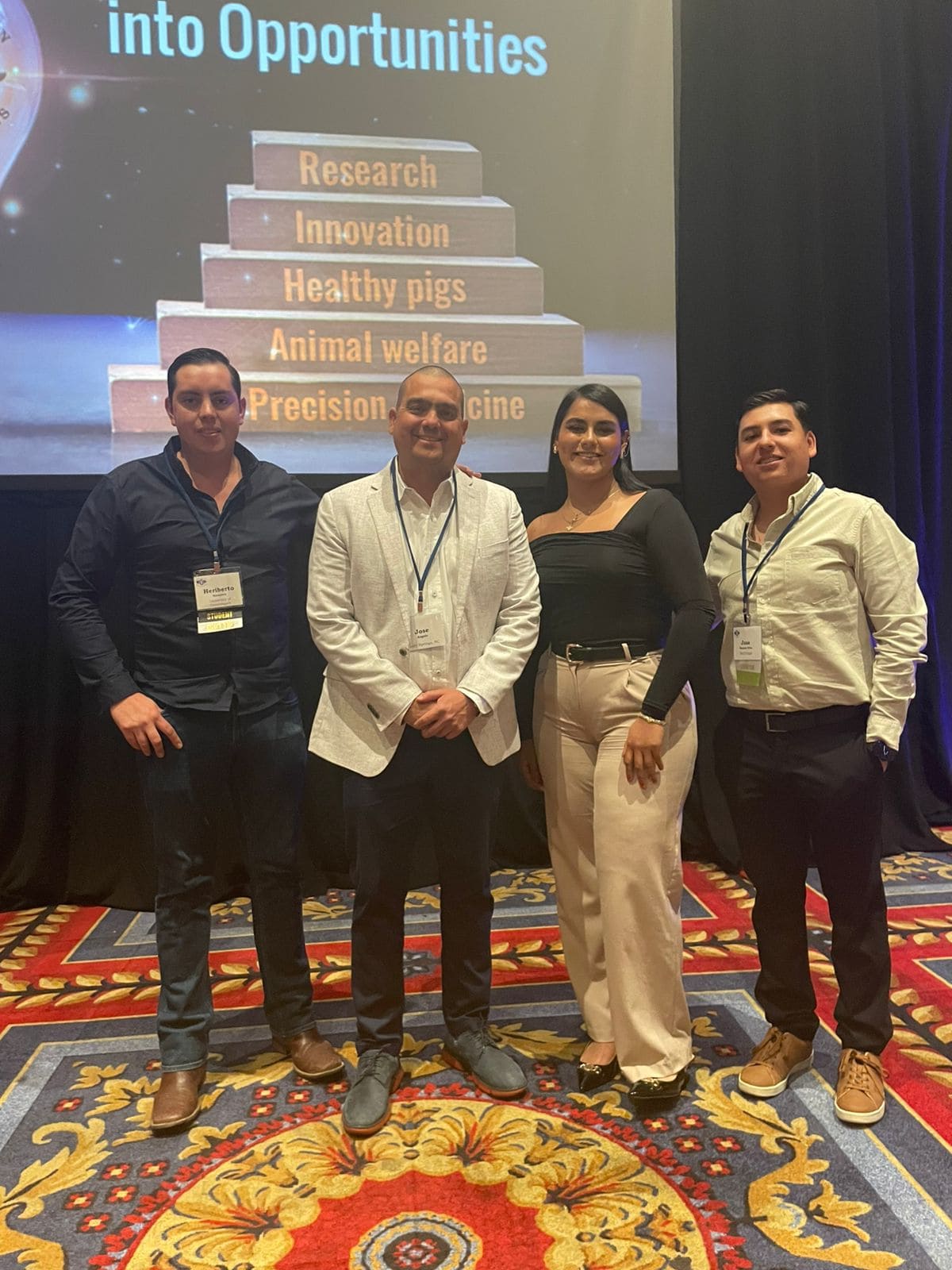 Becarios de la Fundación Martha Acosta participan en el Congreso AASV 2026